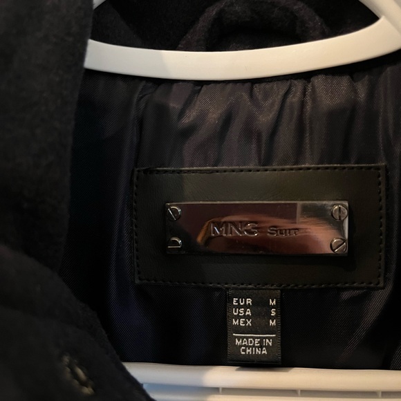 Coat - Picture 4 of 5